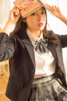 唐鉴军出席赵本山儿子公司开业庆典